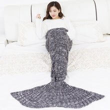 Lade das Bild in den Galerie-Viewer, Baby Photography Mermaid Blanket Scale Knitted Mermaid Tail Children's Blanket