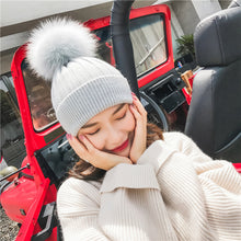 Lade das Bild in den Galerie-Viewer, Warm Winter Knit Beanie Hats Trendy Fox Fur Ball Hat Children Monochrome Unisex