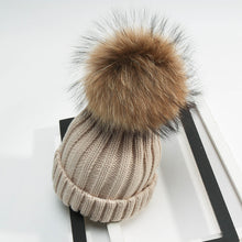 Lade das Bild in den Galerie-Viewer, Warm Winter Knit Beanie Hats Fur Ball Hat Male and Women Students Cute Fur Thickened All-Matching Unisex