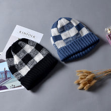 Lade das Bild in den Galerie-Viewer, Warm Winter Knit Beanie Hats Fashion Color Contrast Plaid Autumn and Winter New Cute Men and Women Ear Protection Wool Unisex