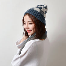 Lade das Bild in den Galerie-Viewer, Warm Winter Knit Beanie Hats Fashion Color Contrast Plaid Autumn and Winter New Cute Men and Women Ear Protection Wool Unisex