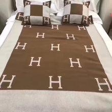 Load image into Gallery viewer, Woven Striped H Shawl Flying Blanket Aircraft Blanket Thickness Woolen Blanket