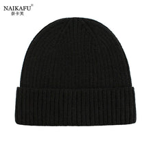 Lade das Bild in den Galerie-Viewer, Warm Winter Knit Beanie Hats Korean Style Women Solid Color Sleeve Cap Unisex