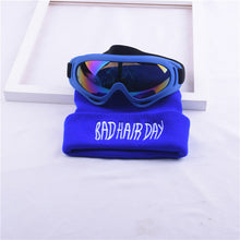 Lade das Bild in den Galerie-Viewer, Warm Winter Knit Beanie Hats Korean Same Style Men 'S And Women 'S Embroidered Glasses Wool Couple Unisex
