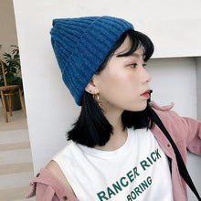 Lade das Bild in den Galerie-Viewer, Warm Winter Knit Beanie Hats Women's Winter Men's Autumn and Winter Wool Keep Warm Plush Pullover Unisex