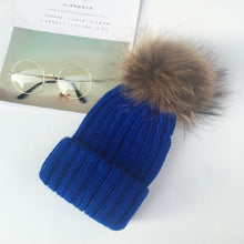 Lade das Bild in den Galerie-Viewer, Warm Winter Knit Beanie Hats Fur Ball Hat Male and Women Students Cute Fur Thickened All-Matching Unisex
