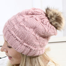 Lade das Bild in den Galerie-Viewer, Warm Winter Knit Beanie Hats Mohair Pullover for Women in Stock Unisex
