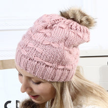 Lade das Bild in den Galerie-Viewer, Warm Winter Knit Beanie Hats Mohair Pullover for Women in Stock Unisex