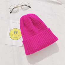Lade das Bild in den Galerie-Viewer, Warm Winter Knit Beanie Hats Women's Winter Men's Autumn and Winter Wool Keep Warm Plush Pullover Unisex