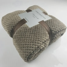 Load image into Gallery viewer, Solid Color Blanket Coral Fleece Mesh Blanket Flannel Sofa Cover Beibei Velvet Blanket Pineapple Plaid