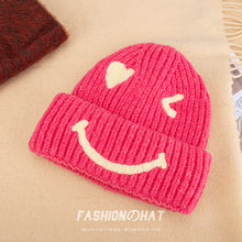 Lade das Bild in den Galerie-Viewer, Warm Winter Knit Beanie Hats Embroidered Smiley Woolen Cap Couple Pullover Unisex