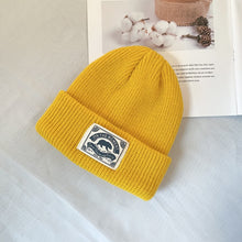 Lade das Bild in den Galerie-Viewer, Warm Winter Knit Beanie Hats Autumn Winter Retro Skullcap Street Tide Wool Unisex
