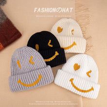 Lade das Bild in den Galerie-Viewer, Warm Winter Knit Beanie Hats Embroidered Smiley Woolen Cap Couple Pullover Unisex