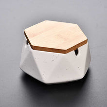Lade das Bild in den Galerie-Viewer, Ashtray Nordic Ceramic Creative Home Living Room Windproof Ashtray