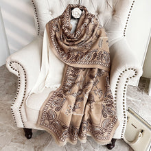 Lade das Bild in den Galerie-Viewer, Women's Scarf Shawl Outer Match Winter Office Nap Blanket Cheongsam Blanket Cashmere-like Tassel Warm