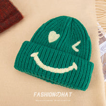 Lade das Bild in den Galerie-Viewer, Warm Winter Knit Beanie Hats Embroidered Smiley Woolen Cap Couple Pullover Unisex