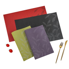 Lade das Bild in den Galerie-Viewer, 2PCs European Style Flower Pattern Western-Style Placemat PVC Heat Proof Mat Rectangular Table Mat