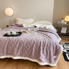 Lade das Bild in den Galerie-Viewer, Autumn And Winter Thickening Blanket Tower Cashmere Lambswool Cover Blanket Nap Blanket Casual Blanket