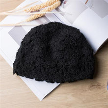 Lade das Bild in den Galerie-Viewer, Warm Winter Knit Beanie Hats Women's Fashionable Korean Style Spring and Autumn Thin Lace Closed Toe Women Unisex