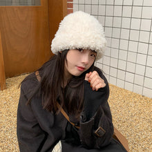 Lade das Bild in den Galerie-Viewer, Warm Winter Knit Beanie Hats Solid Color Elegant Plush Women's Autumn and Winter Warm Korean Style Unisex