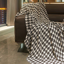 Lade das Bild in den Galerie-Viewer, Textile Knitted Black and White Houndstooth Blanket Pure Cotton Woollen Blanket Air Conditioning Blanket Sofa Cover