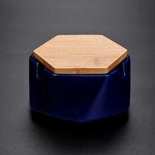 Lade das Bild in den Galerie-Viewer, Ashtray Nordic Ceramic Creative Home Living Room Windproof Ashtray