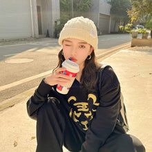 Lade das Bild in den Galerie-Viewer, Warm Winter Knit Beanie Hats Pure Color Japanese Twisted Woolen Yarn Women Korean Style Unisex