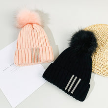 Lade das Bild in den Galerie-Viewer, Warm Winter Knit Beanie Hats Outdoor Fur Ball Rhinestone Hat Autumn and Winter Korean Style Unisex