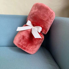 Lade das Bild in den Galerie-Viewer, Woolen Blanket Blanket Nap Blanket Thick Warm Summer Sofa Cover Flannel Air Conditioning Blanket