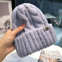 Lade das Bild in den Galerie-Viewer, Warm Winter Knit Beanie Hats Hemp Pattern Hat Women Street Travel Outdoor Unisex