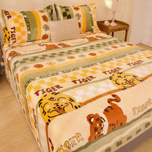 Load image into Gallery viewer, Thick Warm Milk Velvet Blanket Blanket Gift Blanket Sofa Blanket Nap Blanket