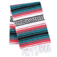 Lade das Bild in den Galerie-Viewer, Geometric Tassel Style Blanket Woven Tassel Beach Towel Blanket Picnic Mat Yoga Cotton Blanket