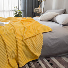 Lade das Bild in den Galerie-Viewer, Solid Color Milk Velvet Blanket Office Nap Blanket Gift Blanket Milk Velvet Blanket