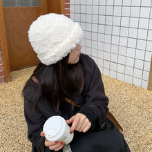Lade das Bild in den Galerie-Viewer, Warm Winter Knit Beanie Hats Solid Color Elegant Plush Women's Autumn and Winter Warm Korean Style Unisex