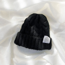 Lade das Bild in den Galerie-Viewer, Warm Winter Knit Beanie Hats Pure Color Japanese Twisted Woolen Yarn Women Korean Style Unisex