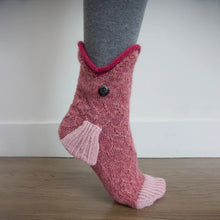 Lade das Bild in den Galerie-Viewer, Trendy Cute Adult Men's and Women's Knit Crocodile Socks Animal Wool Knitted Socks