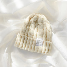 Lade das Bild in den Galerie-Viewer, Warm Winter Knit Beanie Hats Pure Color Japanese Twisted Woolen Yarn Women Korean Style Unisex