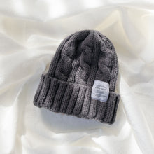 Lade das Bild in den Galerie-Viewer, Warm Winter Knit Beanie Hats Pure Color Japanese Twisted Woolen Yarn Women Korean Style Unisex