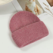 Lade das Bild in den Galerie-Viewer, Warm Winter Knit Beanie Hats Women's Autumn Korean Style All-Matching Pullover Thickened Unisex
