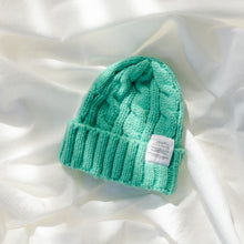 Lade das Bild in den Galerie-Viewer, Warm Winter Knit Beanie Hats Pure Color Japanese Twisted Woolen Yarn Women Korean Style Unisex