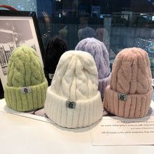 Lade das Bild in den Galerie-Viewer, Warm Winter Knit Beanie Hats Hemp Pattern Hat Women Street Travel Outdoor Unisex