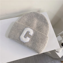 Lade das Bild in den Galerie-Viewer, Warm Winter Knit Beanie Hats Simple Autumn and Winter Women's All-Match Toe Cap Unisex