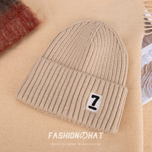 Lade das Bild in den Galerie-Viewer, Warm Winter Knit Beanie Hats Autumn and Winter Korean Style Embroidered Hat Unisex