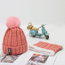 Lade das Bild in den Galerie-Viewer, Warm Winter Knit Beanie Hats Men's and Women's Fur Ball Cold-Resistant Ear Protection Casual Unisex