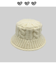 Lade das Bild in den Galerie-Viewer, Warm Winter Knit Beanie Hats Women's Autumn Korean Style Vintage Twist Wool Unisex