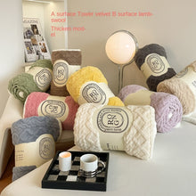 Lade das Bild in den Galerie-Viewer, Autumn And Winter Thickening Blanket Tower Cashmere Lambswool Cover Blanket Nap Blanket Casual Blanket