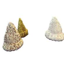 Lade das Bild in den Galerie-Viewer, Warm Winter Knit Beanie Hats Korean Style Dongdaemun New Two-Tone Ladies Unisex