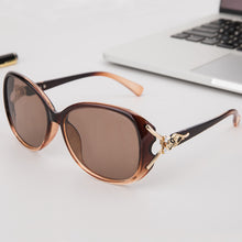 Lade das Bild in den Galerie-Viewer, Sunglasses sun Shades Natural Crystal Stone Fashion Women's Large Frame Stone unisex
