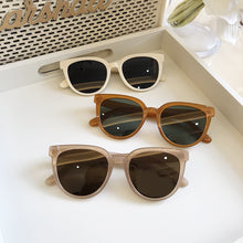 Lade das Bild in den Galerie-Viewer, Sunglasses sun Shades Brown Women's All Match Classic Face Looking Small Polarized unisex
