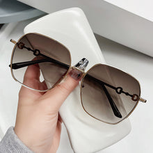 Lade das Bild in den Galerie-Viewer, Sunglasses sun Shades Women's Korean Style Chic and Unique Large Rim Street Metal unisex
